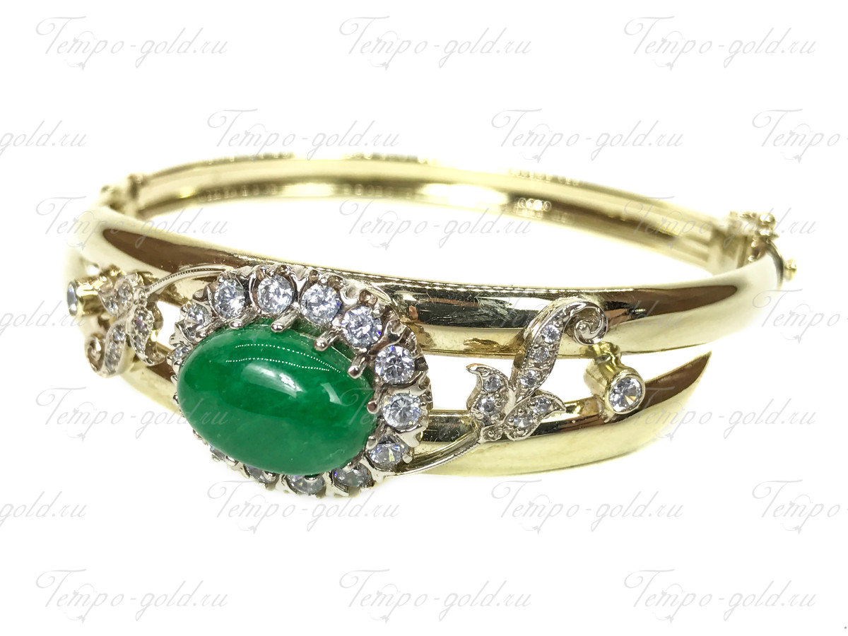 Золотое кольцо малина. Жесткий браслет с зеленым камнем. Золотой браслет с зелеными камнями. Золотой жесткий браслет с зеленым камнем. Кольцо малина с изумрудом.