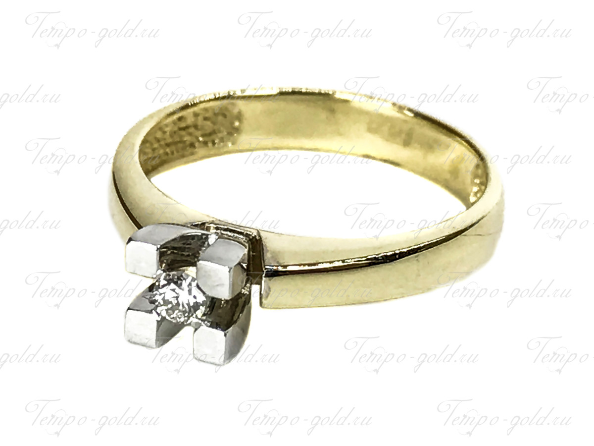 Кольцо с квадратным кастиком с бриллиантами из золота